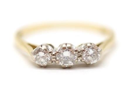 Zlatý prsten s diamanty