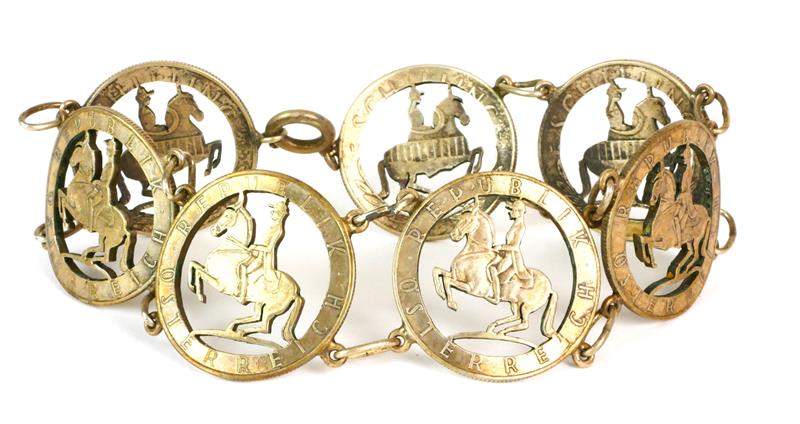 Náramek ze šilinkových mincí