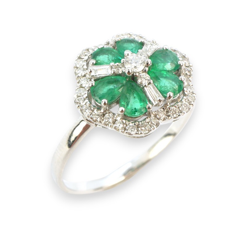 Zlatý prsten se smaragdy a diamanty