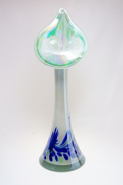 Secesní váza - irisované sklo W. HABEL Košťany u Teplic