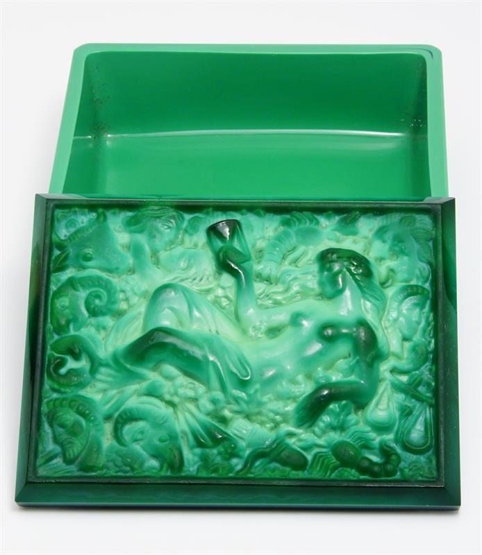 Dívka jako alegorie plynoucího času, Jade dóza H. HOFFMANN