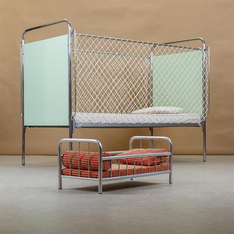 DĚTSKÁ POSTÝLKA-VICHR A SPOL 1938