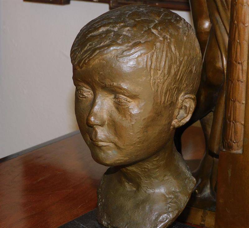 FRANTIŠEK HOŘAVA - PORTRÉT CHLAPCE, bronz