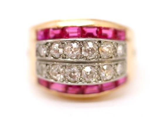 Zlatý prsten s diamanty a rubíny