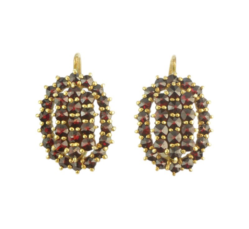 Stříbrné náušnice s granáty