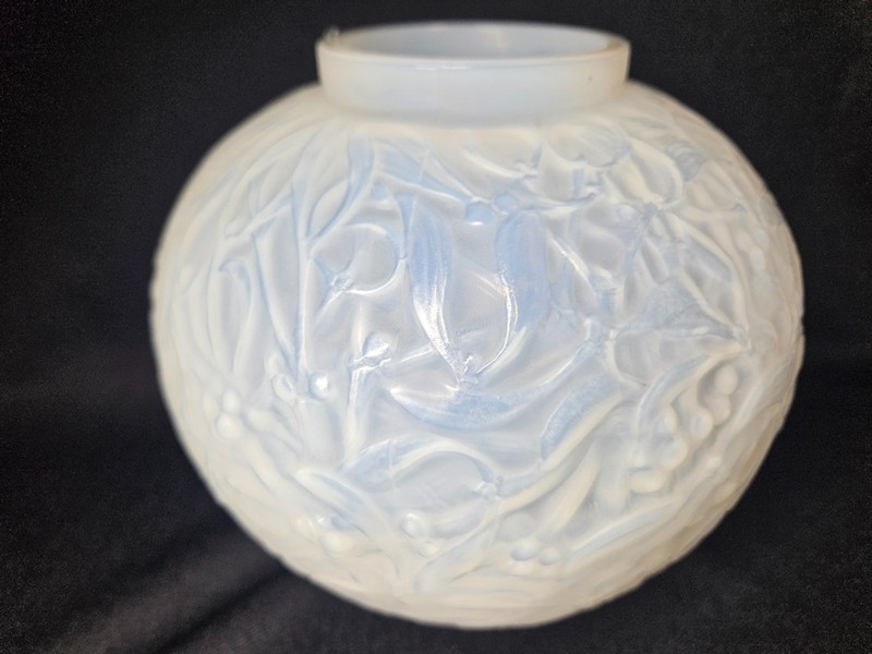 Rene Lalique Gui Opalova Vaza  1920 France Art Deco