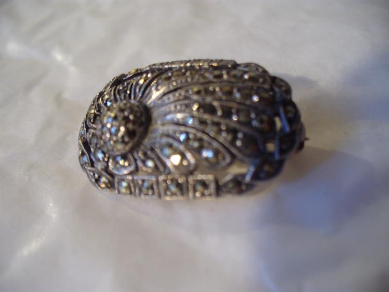 STŘÍBRNÁ  BROŽ  S  MARKAZITY