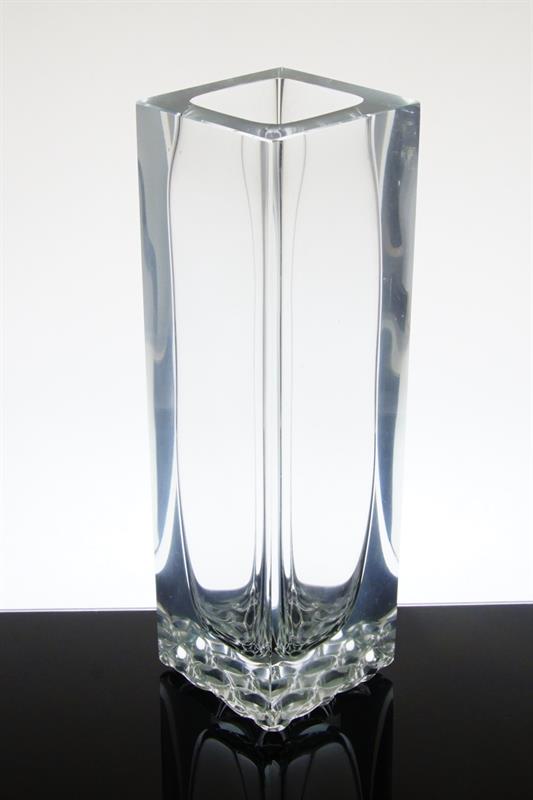 Čirá váza broušená do fazet - Pavel HLAVA sklárna MOSER