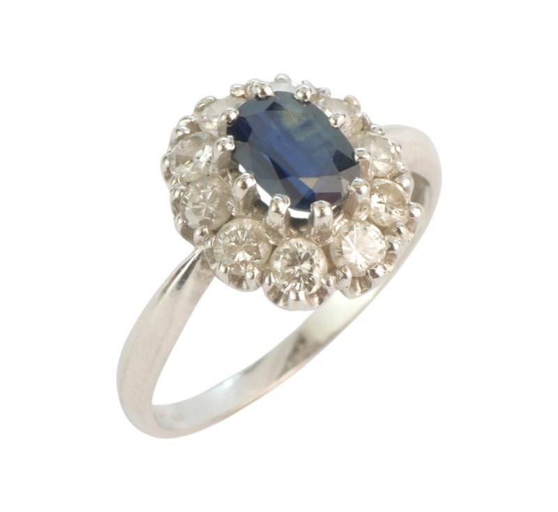 Zlatý prsten se safírem a diamanty