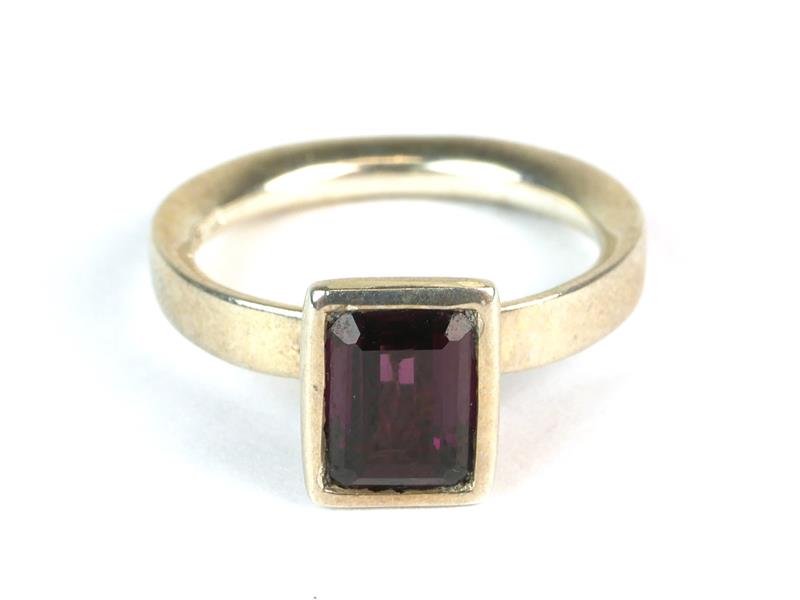 Stříbrný prsten s turmalínem