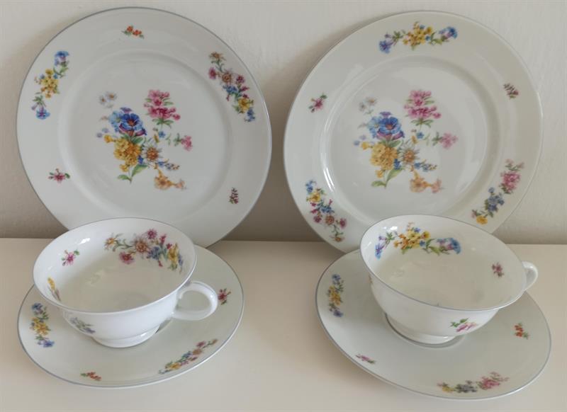 Pár šálků s podšálky a desertními talířky Rosenthal