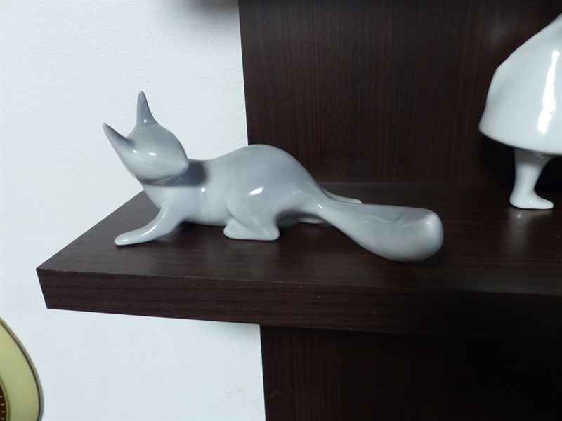 RARITNÍ BRUSEL ŠEDÁ VEVERKA JIŘÍ ČERNOCH? ROYAL DUX 1960