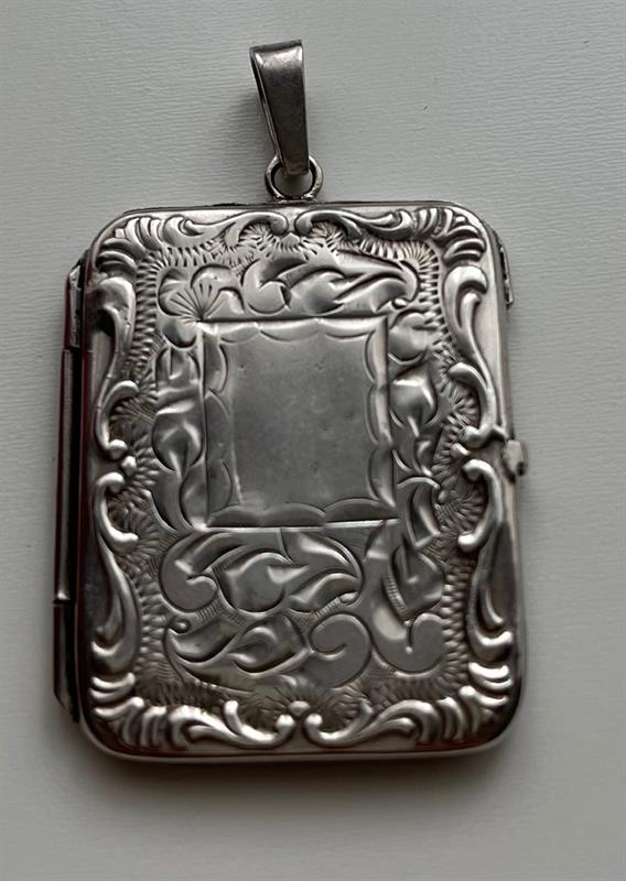 Velký stříbrný, otevírací medailon na fotku