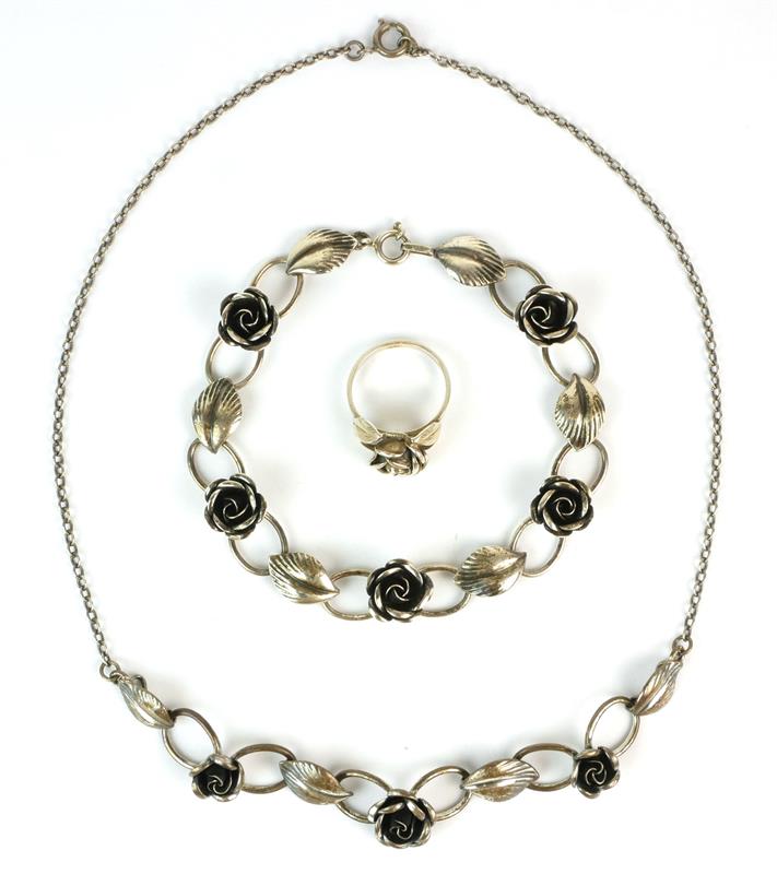 Stříbrný set s motivem růžička, šperky zn. TeKa