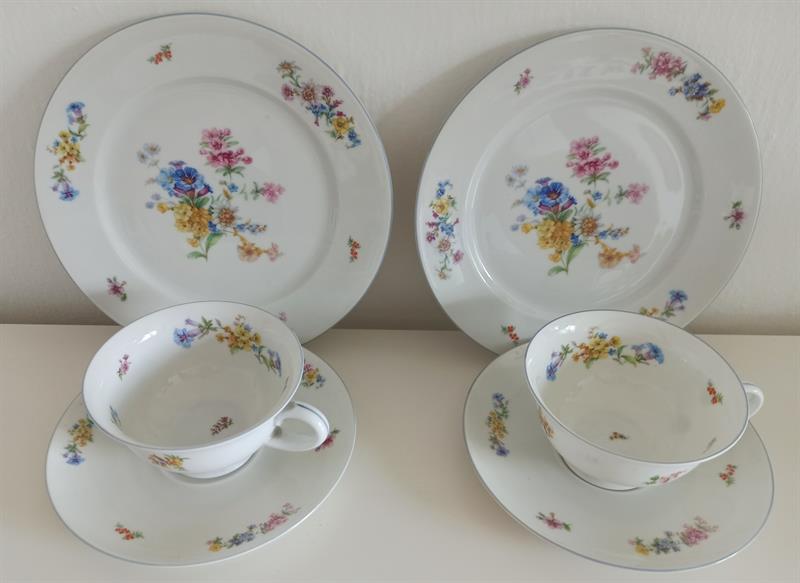 Pár šálků s podšálky a desertními talířky Rosenthal