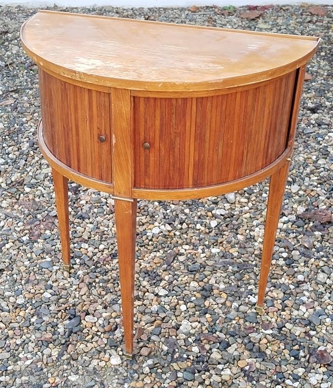 Stolek - roletové dvířka