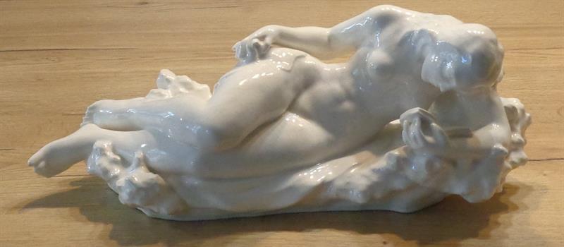 Josef Vanča ,,Čtenářka" ležící akt Bechyně