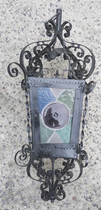 Kovaná lucerna s vitráží