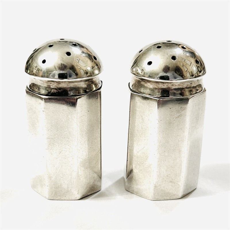 Stříbrné starožitné párové slánky