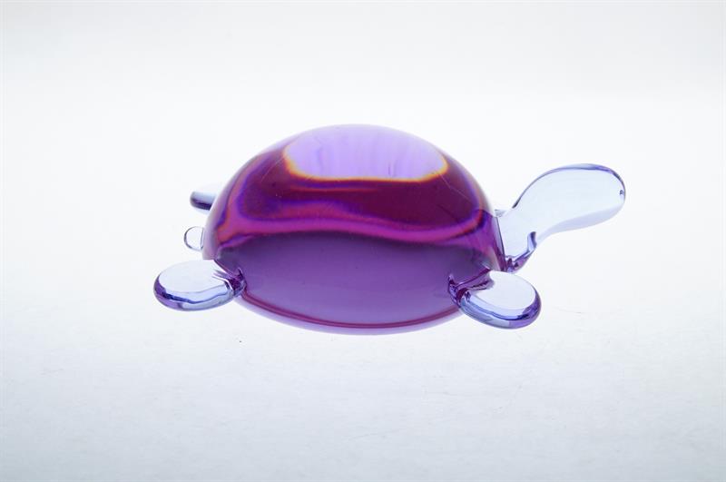 ŽELVA - drobná plastika z alexandritového skla M. JANKŮ ŽBS