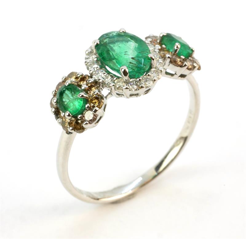 Zlatý prsten se smaragdy a brilianty