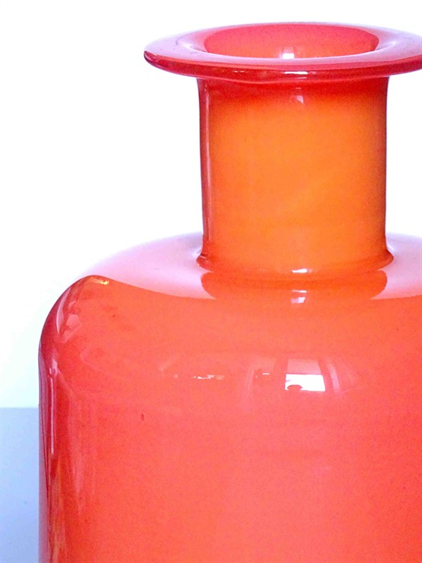 Vízner František, váza, 1972