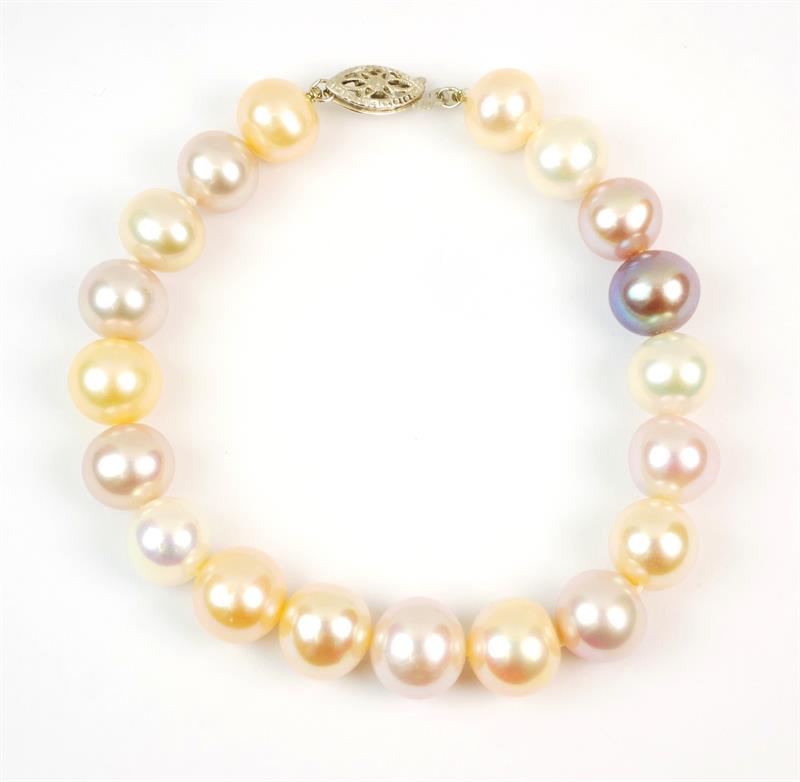 Zlatý perlový náramek