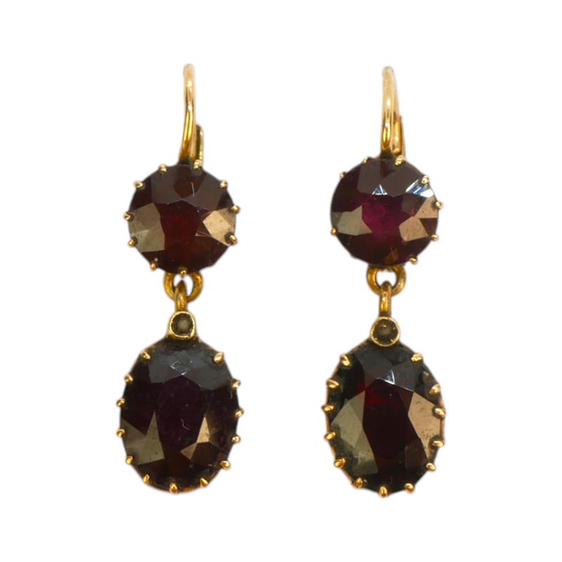 Zlaté náušnice s granáty