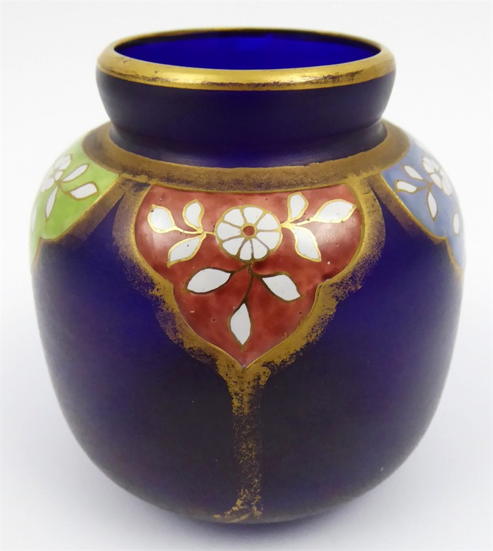 Vázička s arabeskami - styl Fritze Heckerta