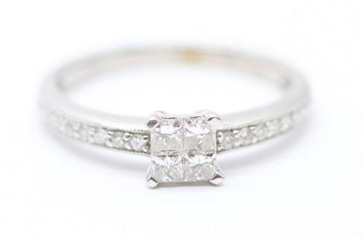 Zlatý prsten s diamanty