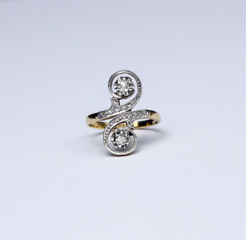 Secesní zlatý prsten s diamanty