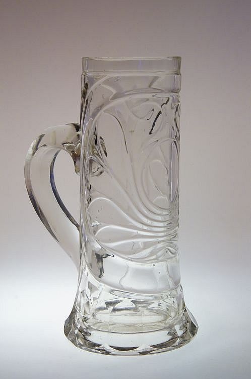 Celobroušený půllitr, sklo z období Biedermeieru