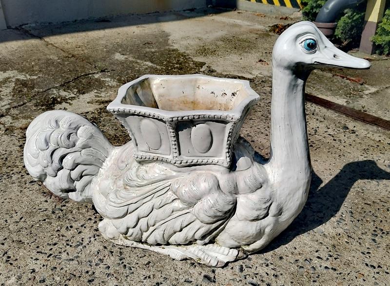 Terakotový glazovaný květník pštros