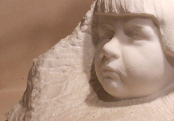 Autor neznámý- Portrét dítěte, mramor 15 kg