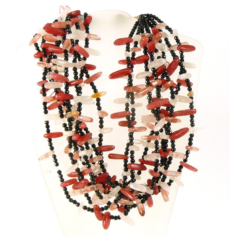 Náhrdelník z achátů a onyxů