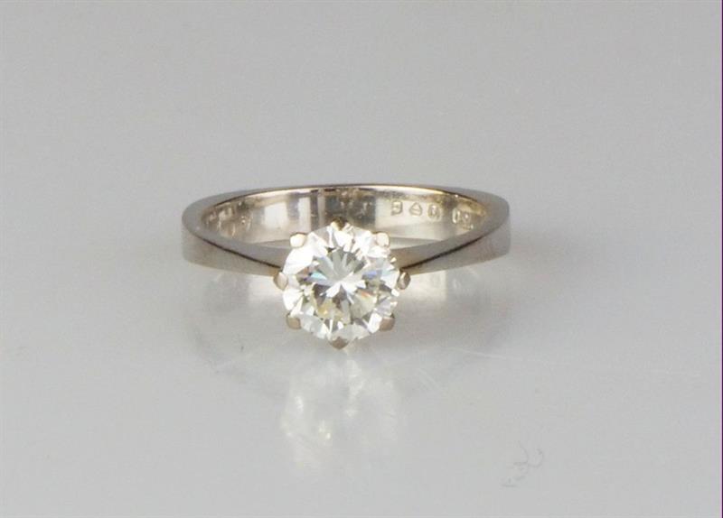 Zlatý prsten s kvalitním diamantem