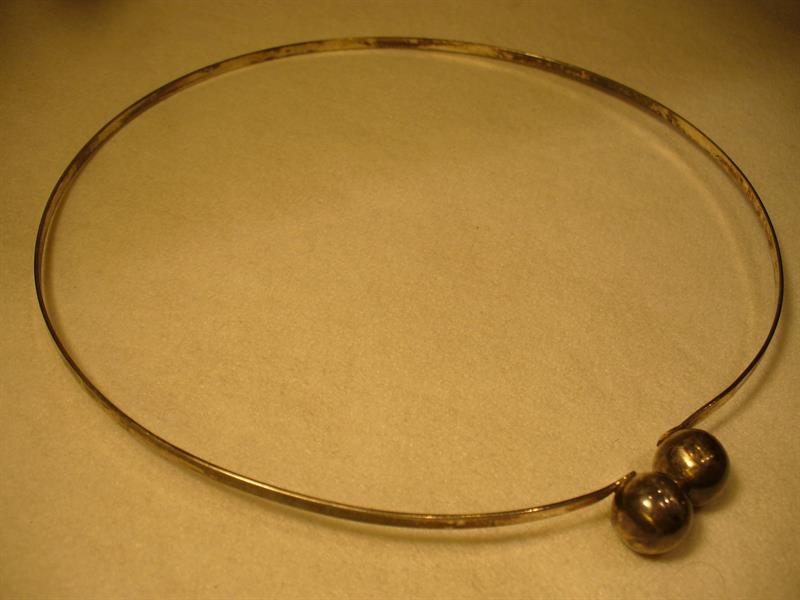 STŘÍBRNÝ  NÁHRDELNÍK  -  OBOJEK