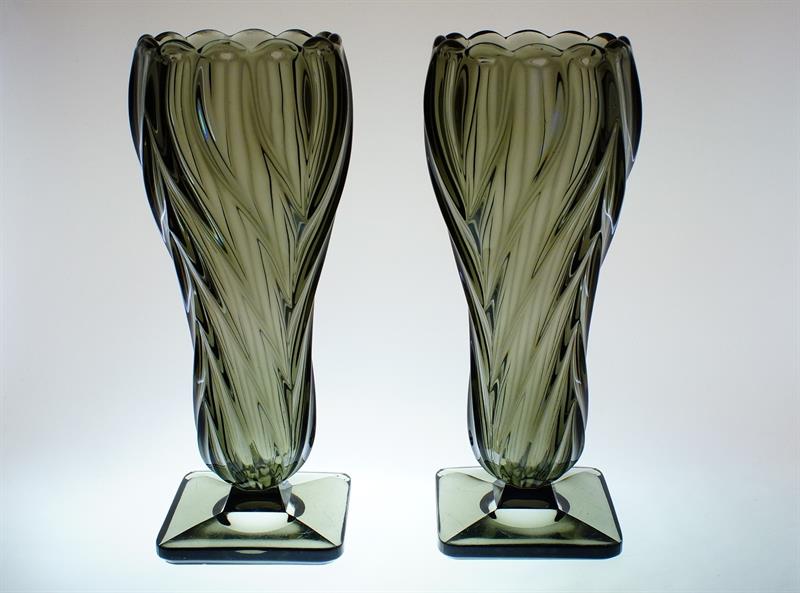 ART - DECO párové vázy z topasového skla R. SCHRÖTER Inwald