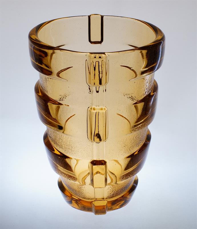 Váza ART - DECO rosalínové sklo, R. SCHRÖTER sklárna Inwald