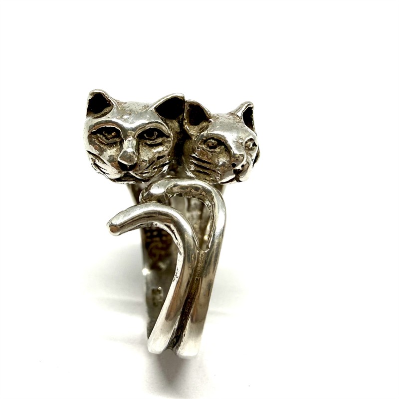 Stříbrný kočičí prsten